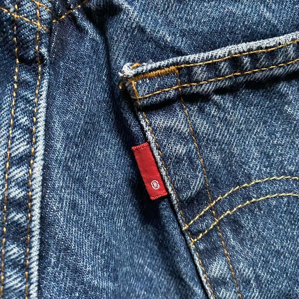 Levis - 501 Original Cropped Jeans - Medium Wash - Blank Red Tab - Waist 24